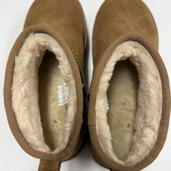 UGG Classic ultra mini platform size 10 - Picture 3 of 5